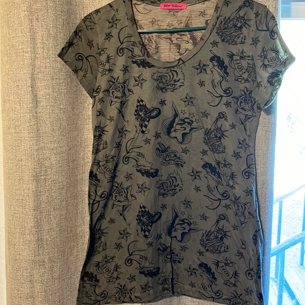 Betsy Johnson Long Tee. Size M/L